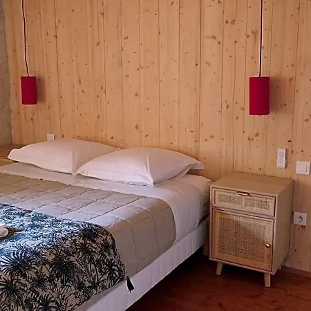 Le Clarou Et D'hotes Bed & Breakfast 3*