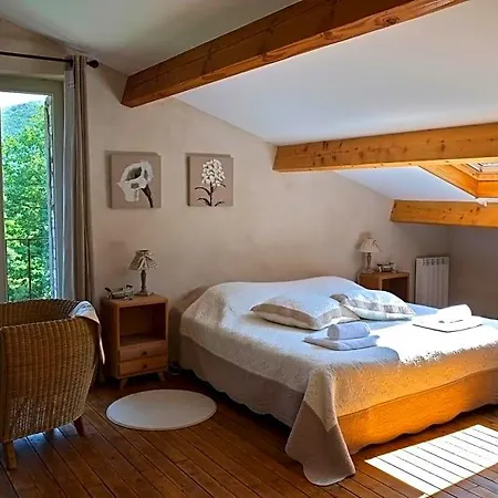Le Clarou Et D'hotes Bed & Breakfast 3*