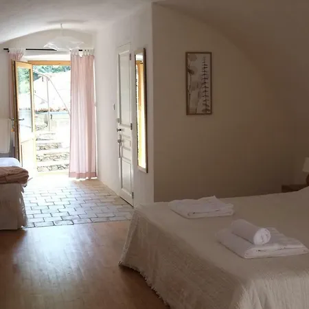 Bed & Breakfast Le Clarou Et D'hotes 3*
